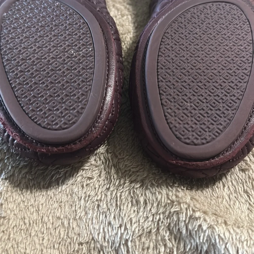 Tory Burch Quilted Minne Napps Burgundy Ballet Flats‎ with Gold Emblem - Picture 9 of 10